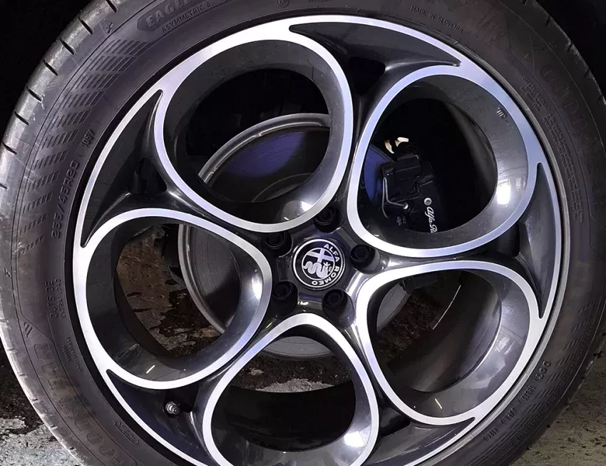 Imagen representativa del montaje, sustitución y equilibrado de ruedas en el taller Maromotor