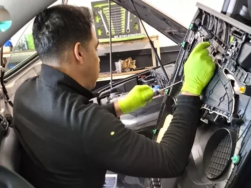 Imagen representativa del diagnóstico y reparación electrónica de vehículos en Maromotor